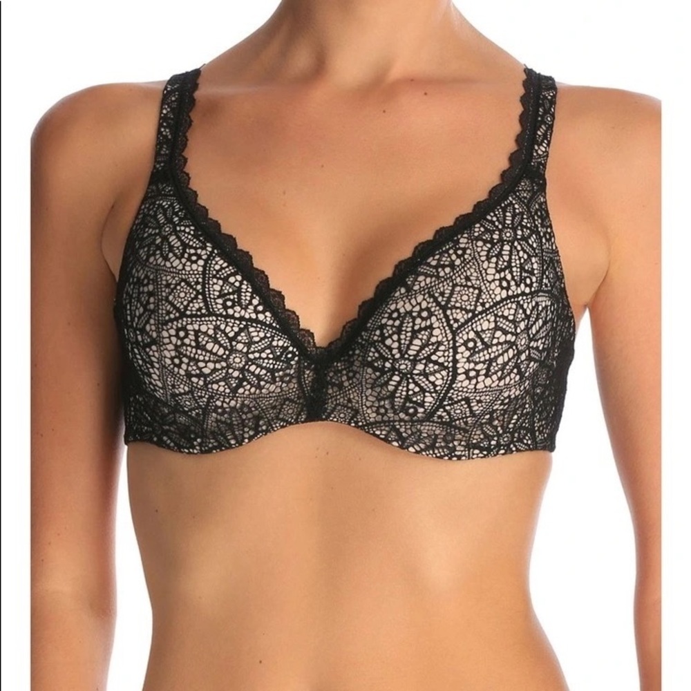 Berlei Barely There Black Lace Tshirt Bra size 12A / 34A BNWT